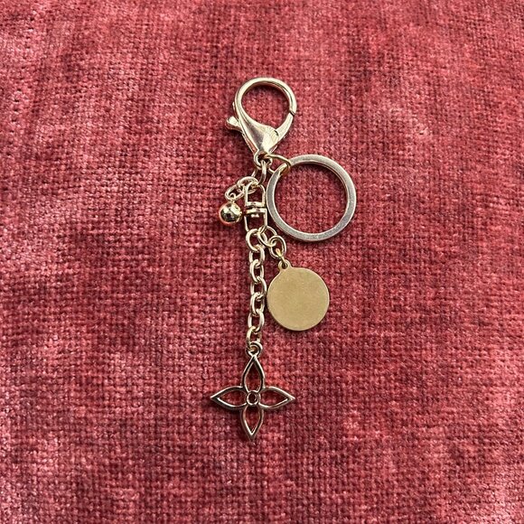 STAR AND CLOVER Bag Charm Gold Tone⭐ - Picture 6 of 7